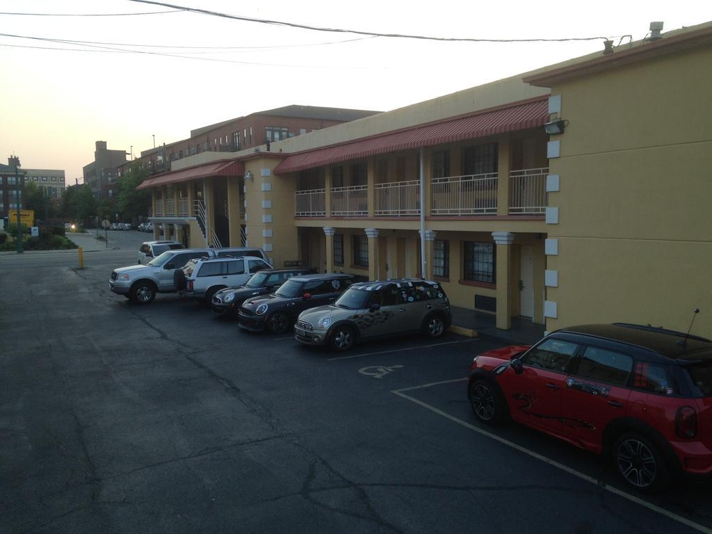 ממפיס Vista Inn & Suites Beale Street מראה חיצוני תמונה