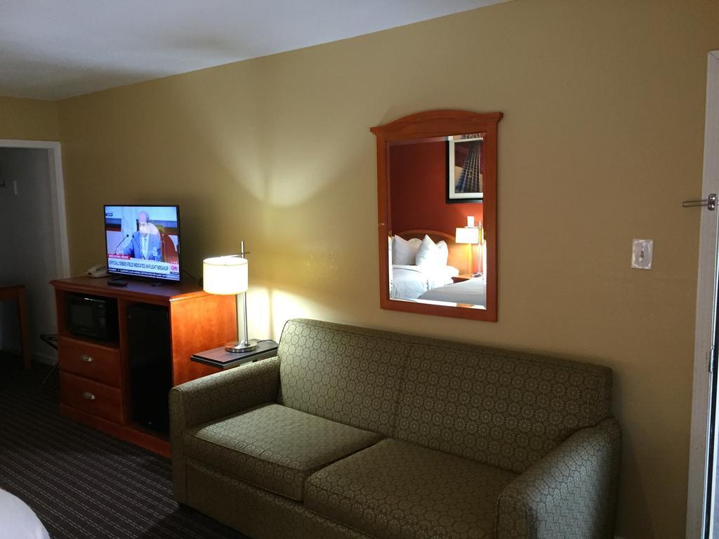 ממפיס Vista Inn & Suites Beale Street מראה חיצוני תמונה