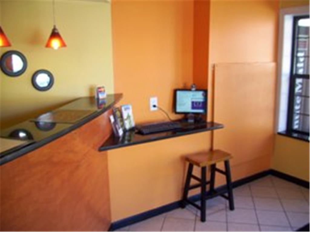 ממפיס Vista Inn & Suites Beale Street מראה חיצוני תמונה