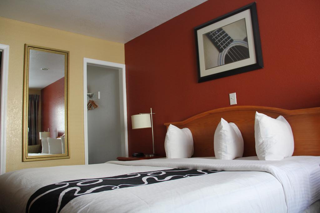 ממפיס Vista Inn & Suites Beale Street מראה חיצוני תמונה