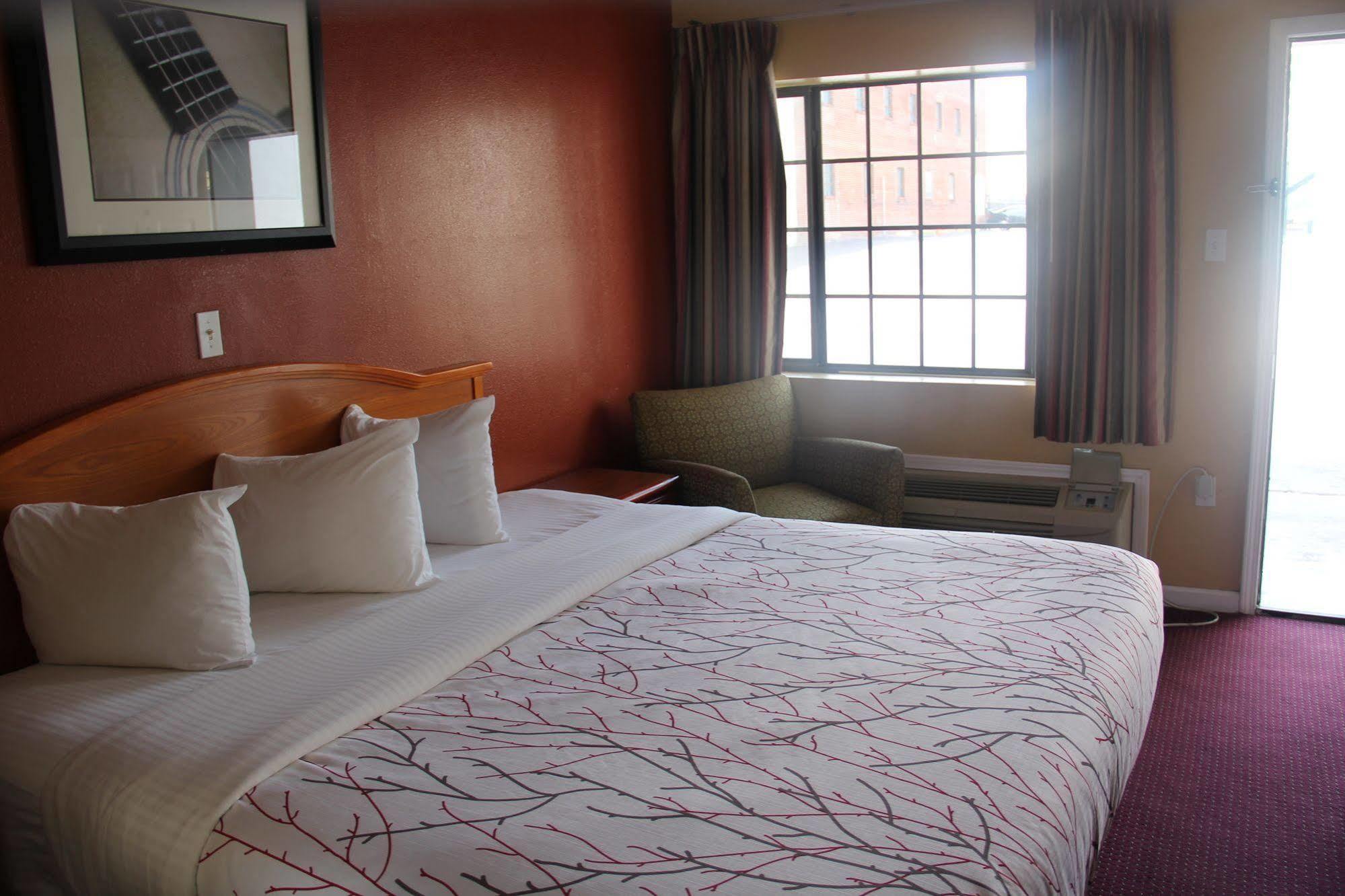 ממפיס Vista Inn & Suites Beale Street מראה חיצוני תמונה