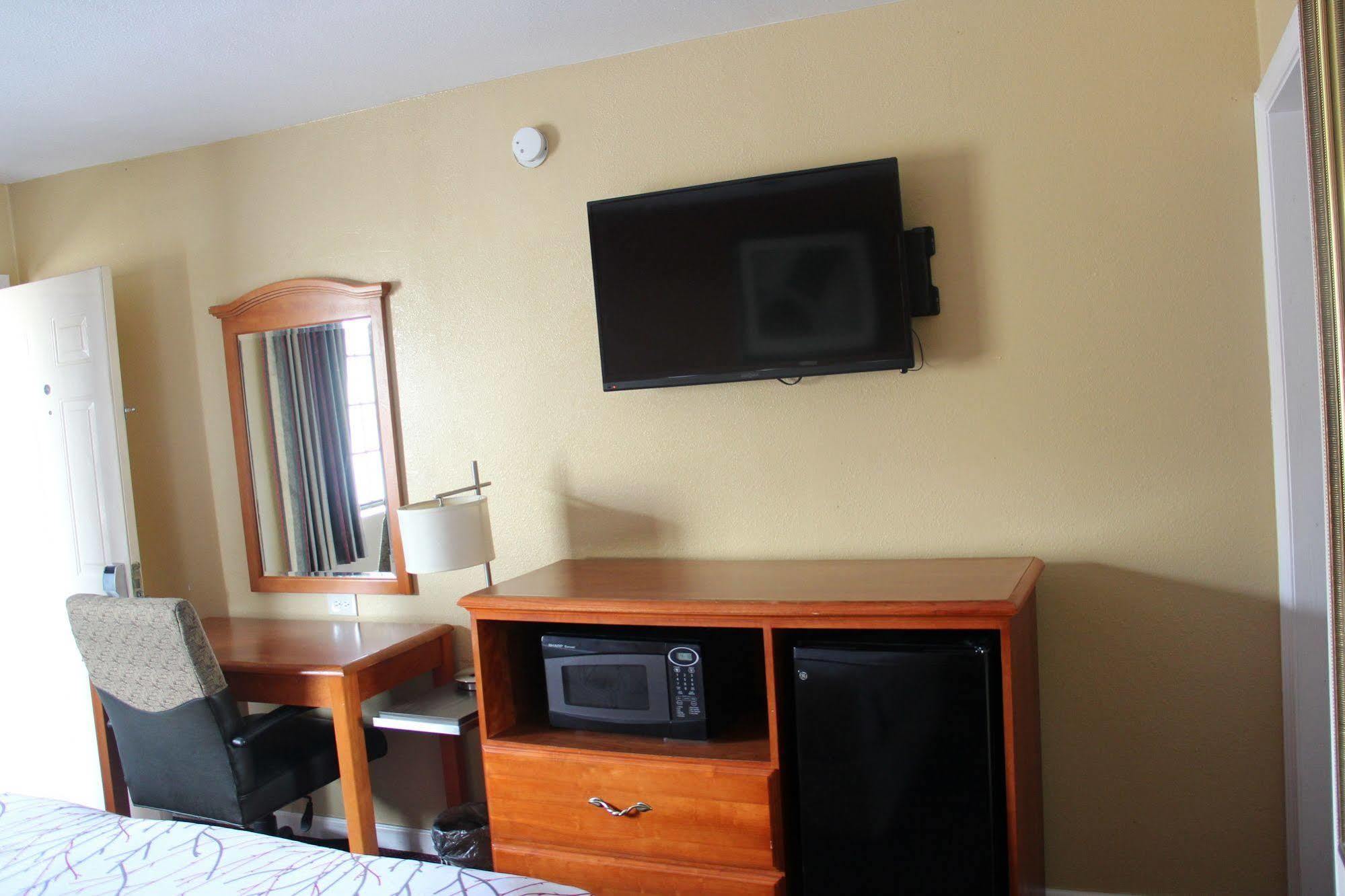 ממפיס Vista Inn & Suites Beale Street מראה חיצוני תמונה